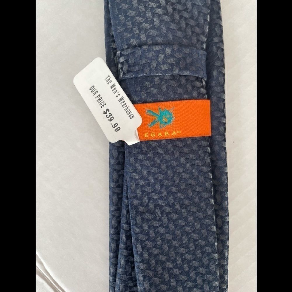 Nwt EGARA blue patterned tie, MSRP $39.99